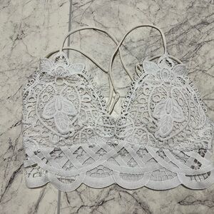 Chic White Lace Bandeau